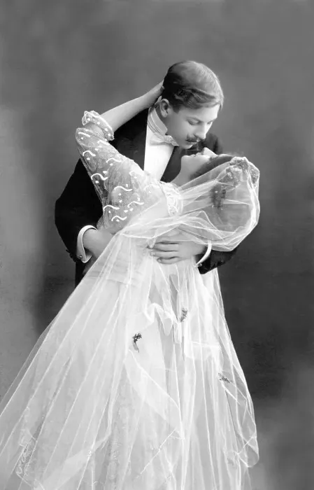 Framed Print : Historic photograph, wedding couple kissing Framed Print : Historic photograph, wedding couple kissing