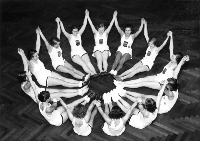 Framed Print : Historic photograph, women doing gymnastics Framed Print : Historic photograph, women doing gymnastics