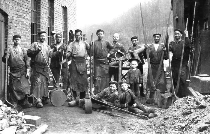 Framed Print : Historic photograph, workmen, around 1910 Framed Print : Historic photograph, workmen, around 1910