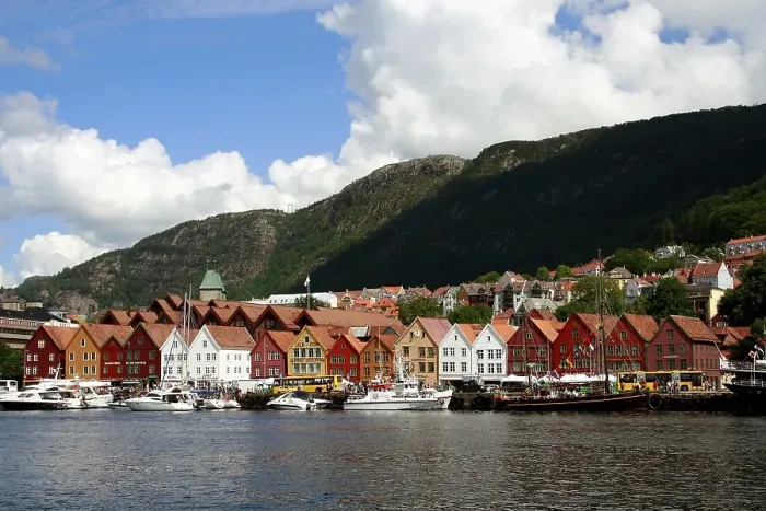 Framed Print : Historic wooden houses in Bryggen