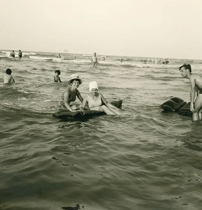Framed Print : Historical photo summer 1961, tourists