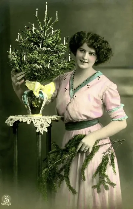 Framed Print : Historical photo, woman with Christmas tree