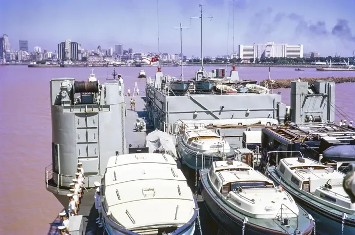 Framed Print : HMS Triumph, Buenos Aires, Argentina, South America, Royal Navy, slide dated February 1972, South America