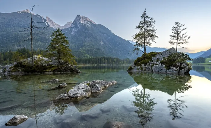 Framed Print : Hochkalter reflected in Hintersee Framed Print : Hochkalter reflected in Hintersee