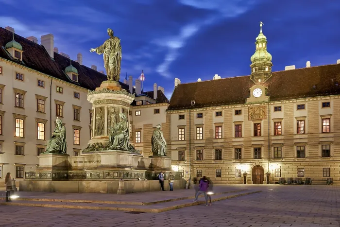 Framed Print : Hofburg Palace. Vienna, Austria Framed Print : Hofburg Palace. Vienna, Austria
