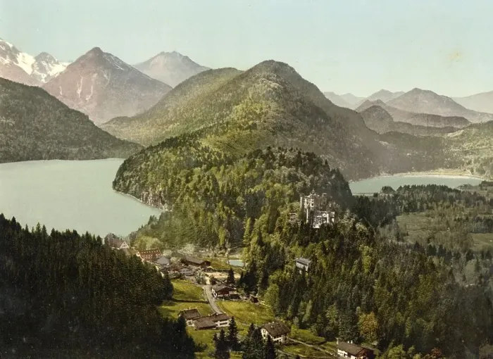 Framed Print : Hohenschwangau Castle in Allgaeu Framed Print : Hohenschwangau Castle in Allgaeu