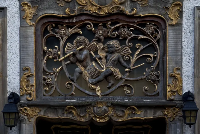 Framed Print : House no. 20, supraporte with putti playing music