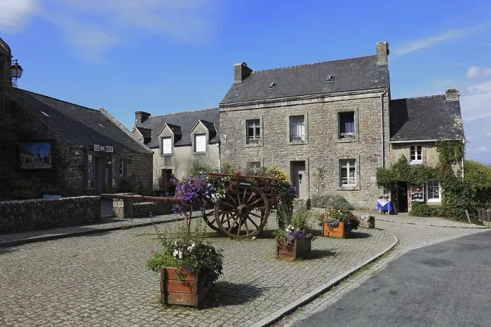 Framed Print : Houses in the medieval village of Locronan