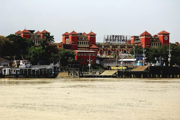 Framed Print : Howrah railway station old building in Calcutta