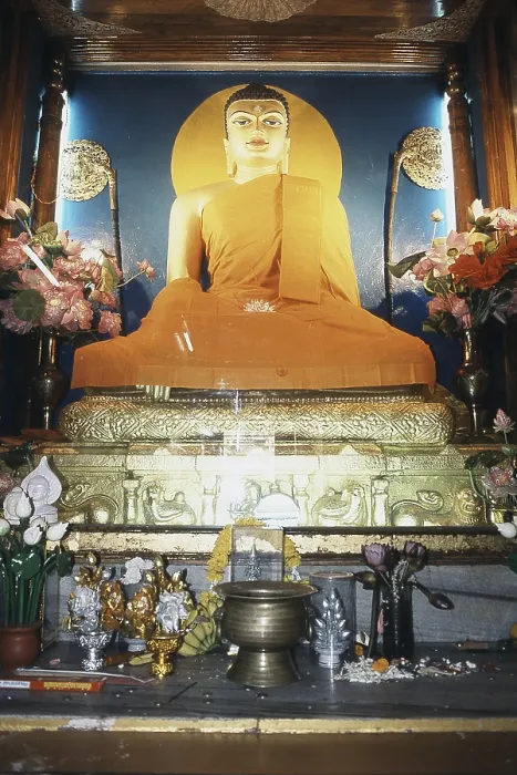 Framed Print : Huge gilded buddha at Mahabodhi Temple Framed Print : Huge gilded buddha at Mahabodhi Temple