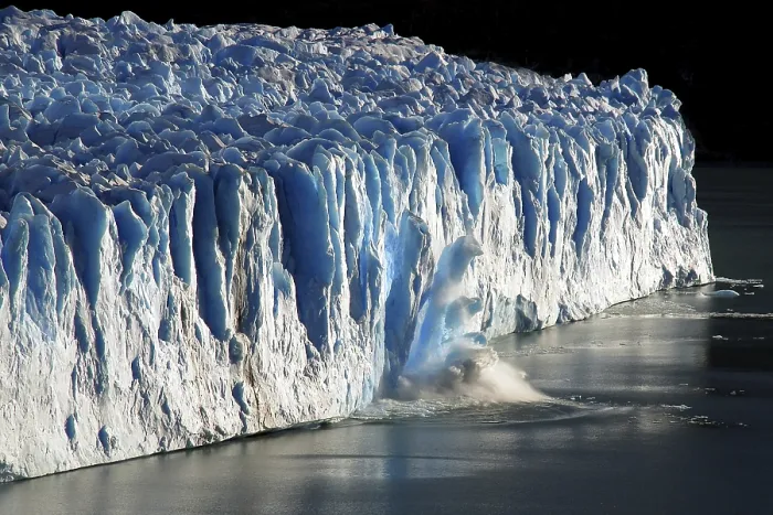 Framed Print : Ice breaking off the Perito Moreno Glacier