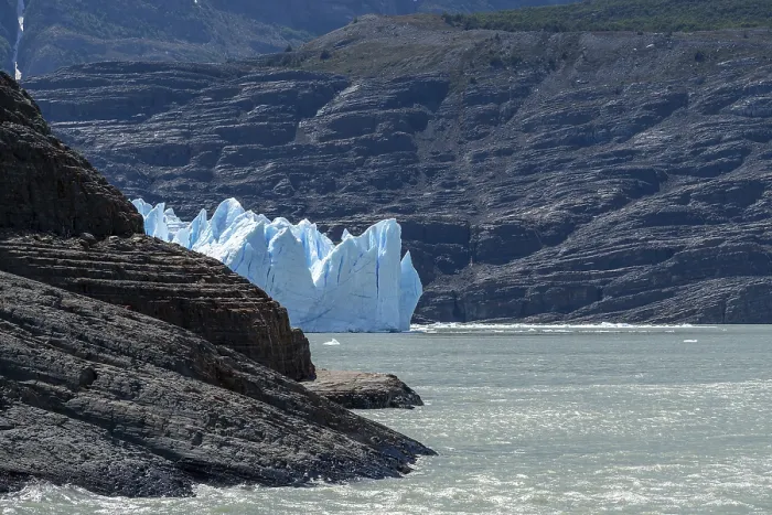 Framed Print : Iceberg, Lago Grey, Torres del Paine National Park