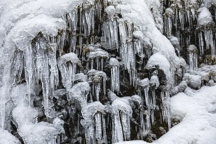 Framed Print : Icicles on the rock face at Skogafoss waterfall Framed Print : Icicles on the rock face at Skogafoss waterfall