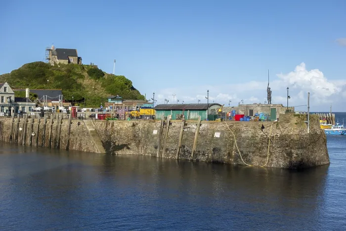 Framed Print : ILFRACOMBE, DEVON / UK - OCTOBER 19 : View of the harbour at Ilfracombe in Devon on October 19