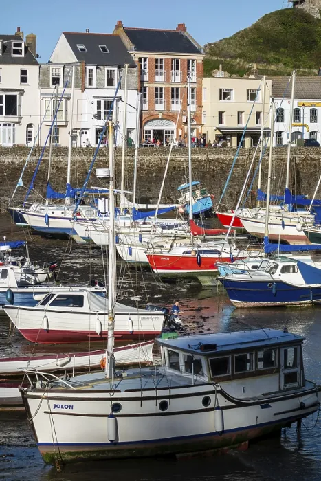 Framed Print : ILFRACOMBE, DEVON UK, OCTOBER 19 : View of the harbour at Ilfracombe in Devon on October 19