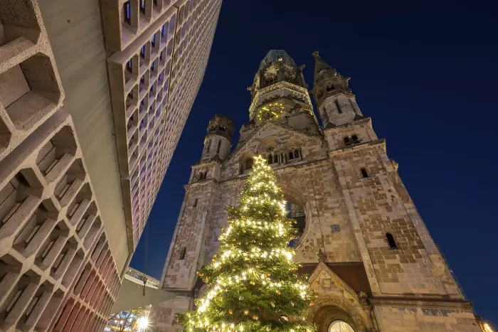 Framed Print : Illuminated Christmas tree in front of the Kaiser Wilhelm Memorial Church Framed Print : Illuminated Christmas tree in front of the Kaiser Wilhelm Memorial Church