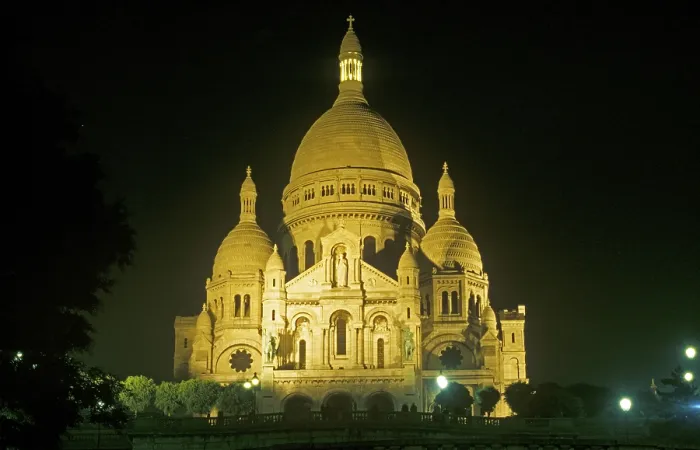 Framed Print : Illuminated Sacre Coeur at night