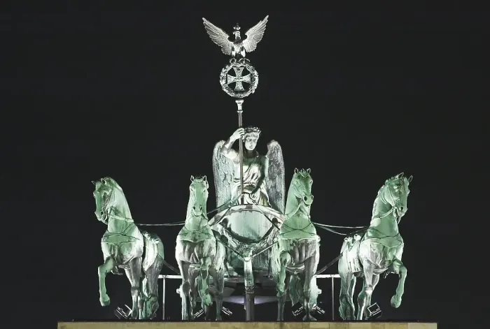 Framed Print : Illuminated sculpture Quadriga at Brandenburger Tor Framed Print : Illuminated sculpture Quadriga at Brandenburger Tor