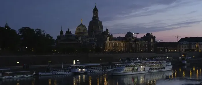 Framed Print : Illuminated skyline of Dresden in the evening light with the Frauenkirche