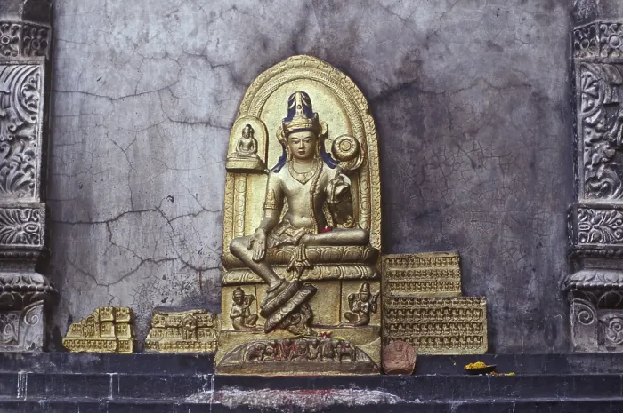 Framed Print : One of the many images of Lord Buddha on the facade of the Mahabodhi-Temple