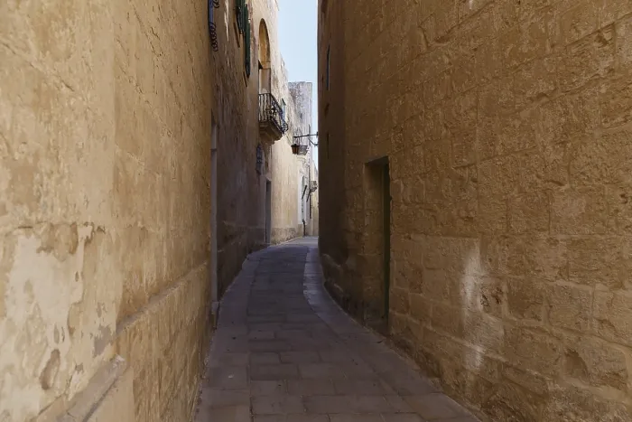 Framed Print : Impressions of the narrow medieval streets of Mdina