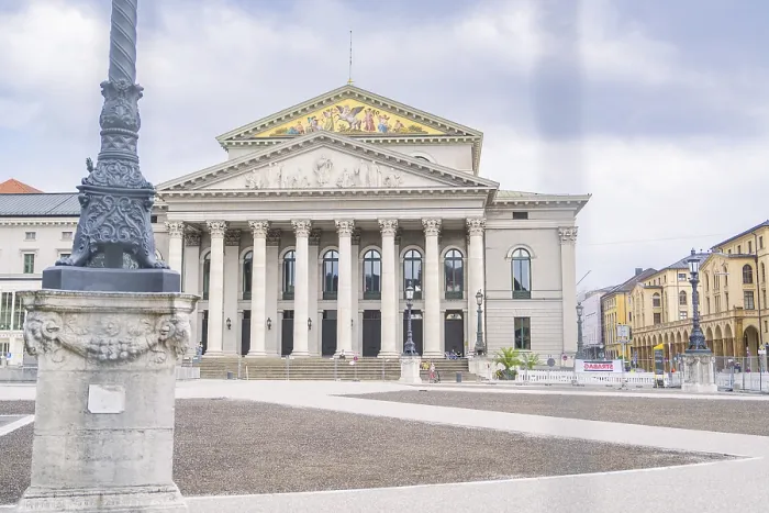 Framed Print : An impressive building with columns in the centre of Munich under a cloudy sky