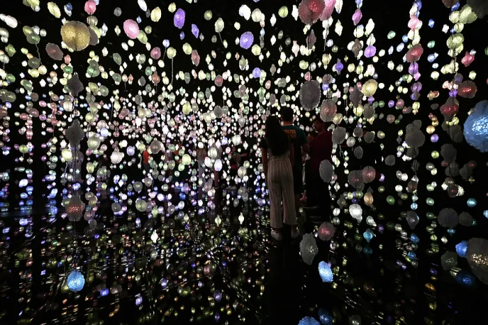 Framed Print : Installation der Schweizer Künstlerin Pipilotti Rist im National Museum of Qatar