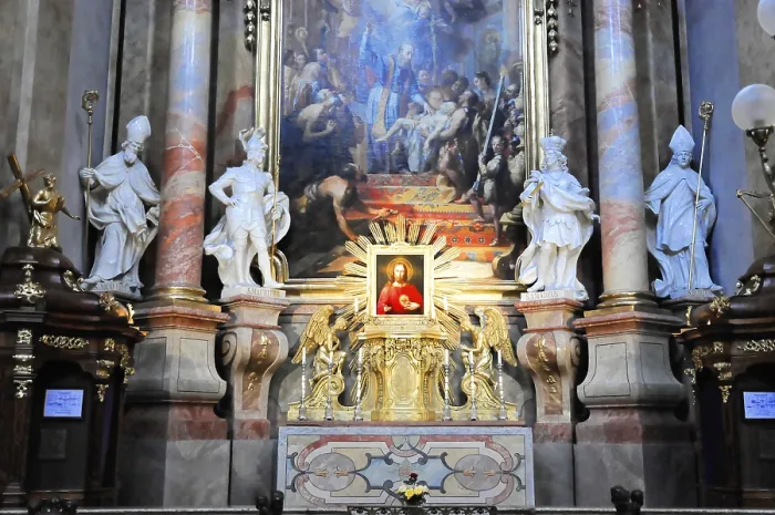 Framed Print : Interior view, St Peter's Church