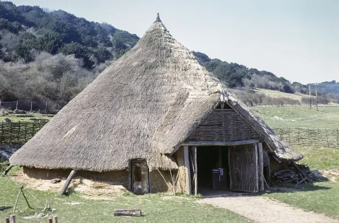 Framed Print : Iron Age hut dwelling, Butser Ancient Farm, Petersfield archaeological trial site, Hampshire, England, UK 1980 Framed Print : Iron Age hut dwelling, Butser Ancient Farm, Petersfield archaeological trial site, Hampshire, England, UK 1980