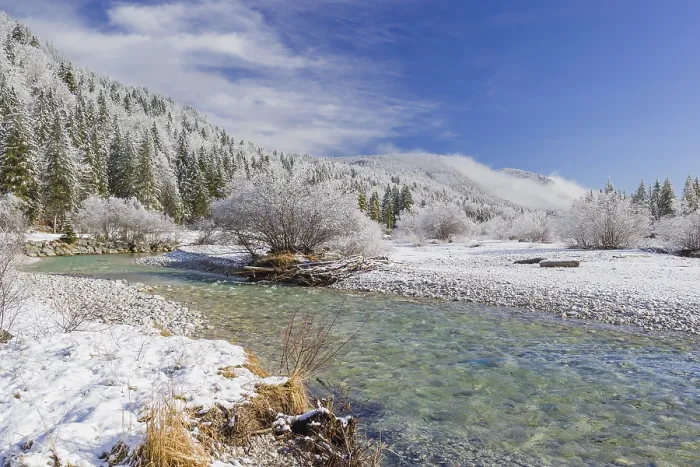 Framed Print : Isar valley in winter at temperatures of minus 18 degrees Celsius