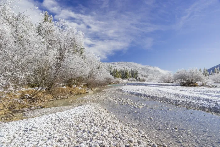 Framed Print : Isar valley in winter at temperatures of minus 18 degrees Celsius