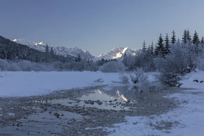 Framed Print : Isar valley in winter at temperatures of minus 18 degrees Celsius