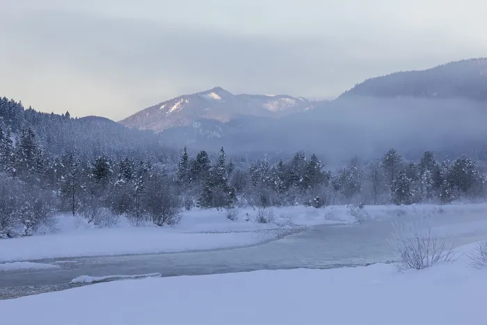 Framed Print : Isar valley in winter at temperatures of minus 18 degrees Celsius