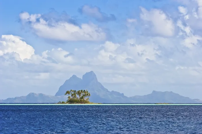 Framed Print : Island of Bora Bora, Society Island Framed Print : Island of Bora Bora, Society Island