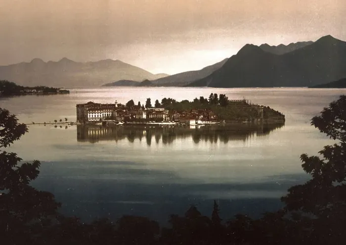 Framed Print : Isola Bella in the moonlight, Lago Maggiore Framed Print : Isola Bella in the moonlight, Lago Maggiore