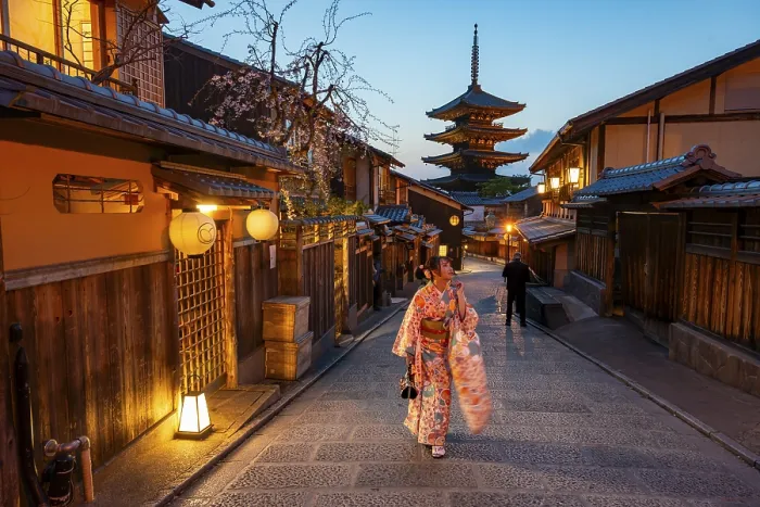 Framed Print : Japanese woman in kimono in an alley Framed Print : Japanese woman in kimono in an alley