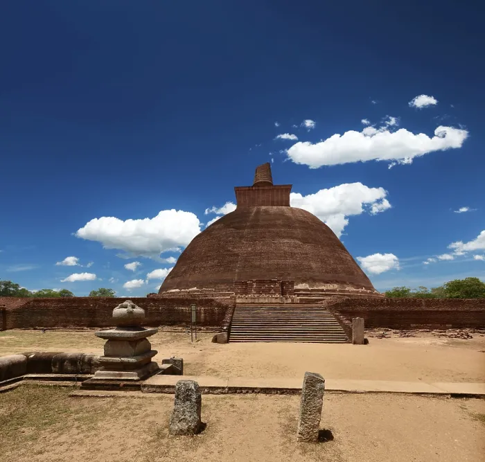 Framed Print : Jetavaranama dagoba (stupa). Anuradhapura