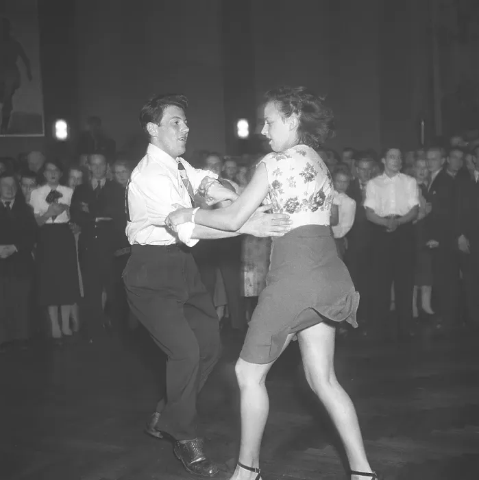 Framed Print : Jitterbug dance. A dance popularized in the United states and spread by American soldiers and sailors around the world during the Second world war. Pictured here a young couple when dancing the Jitterbug dance 1948 during a competition dance event