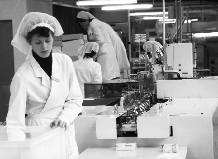 Framed Print : Jobs at the pharmaceutical production Medice on 12
