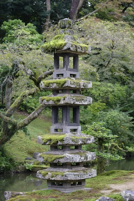 Framed Print : Kaiseki Pagoda, Kenroku-en Garden