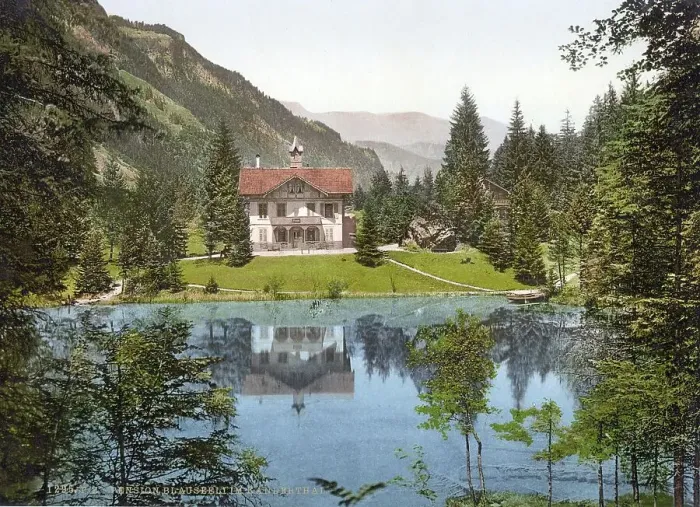 Framed Print : Kandertal, Blausee und Pension Framed Print : Kandertal, Blausee und Pension