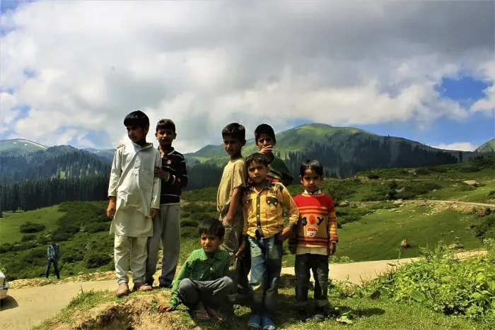 Framed Print : Kashmiri children, Kashmir, India, Asia