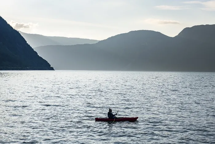 Framed Print : Kayaker in Eidfjord, Eidfjord village