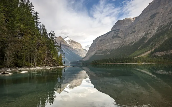 Framed Print : Kinney Lake, snow-capped mountains reflected in the lake