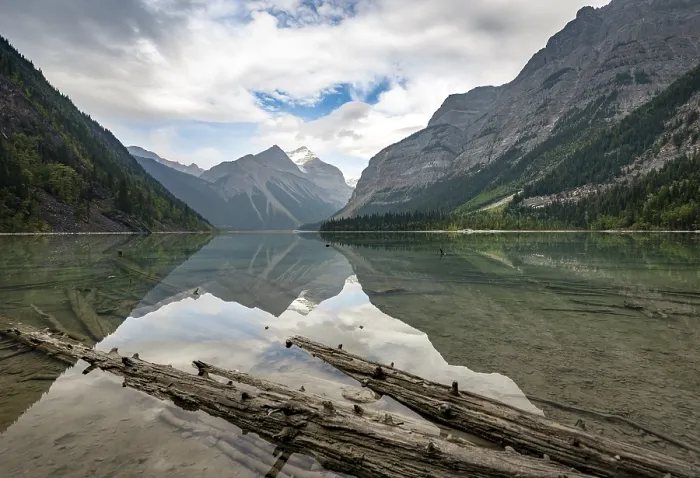 Framed Print : Kinney Lake, snow-capped mountains reflected in the lake