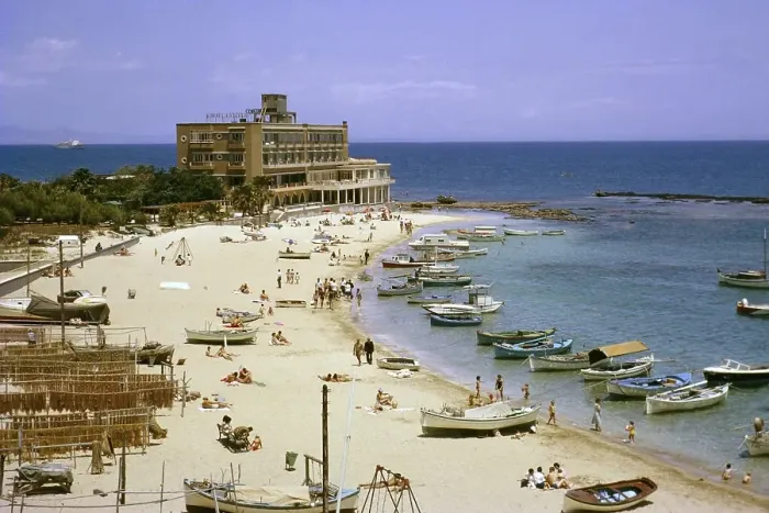 Framed Print : Konstantina oder Constantina Hotel am Sandstrand, Famagusta, Nordzypern 1963 jetzt das Arkin Palm Beach Hotel Framed Print : Konstantina oder Constantina Hotel am Sandstrand, Famagusta, Nordzypern 1963 jetzt das Arkin Palm Beach Hotel