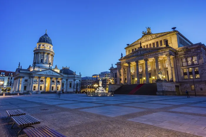 Framed Print : Konzerthaus y Deutscher Dom (Catedral Alemana)