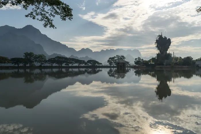 Framed Print : Kyauk Ka Lat Pagoda, Hpa-an, Myanmar, Asia