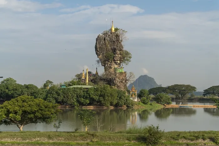 Framed Print : Kyauk Ka Lat Pagoda, Hpa-an, Myanmar, Asia