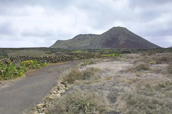 Framed Print : La Corona Volcano, Lanzarote, Canary Islands